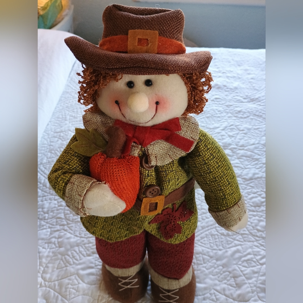Large Vintage 90s Adorable Plush Pilgrim W/ Pumpkin